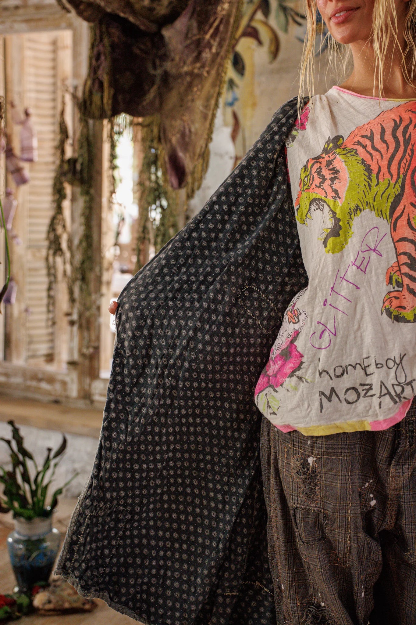 Leni Coat with Paint - Image 15