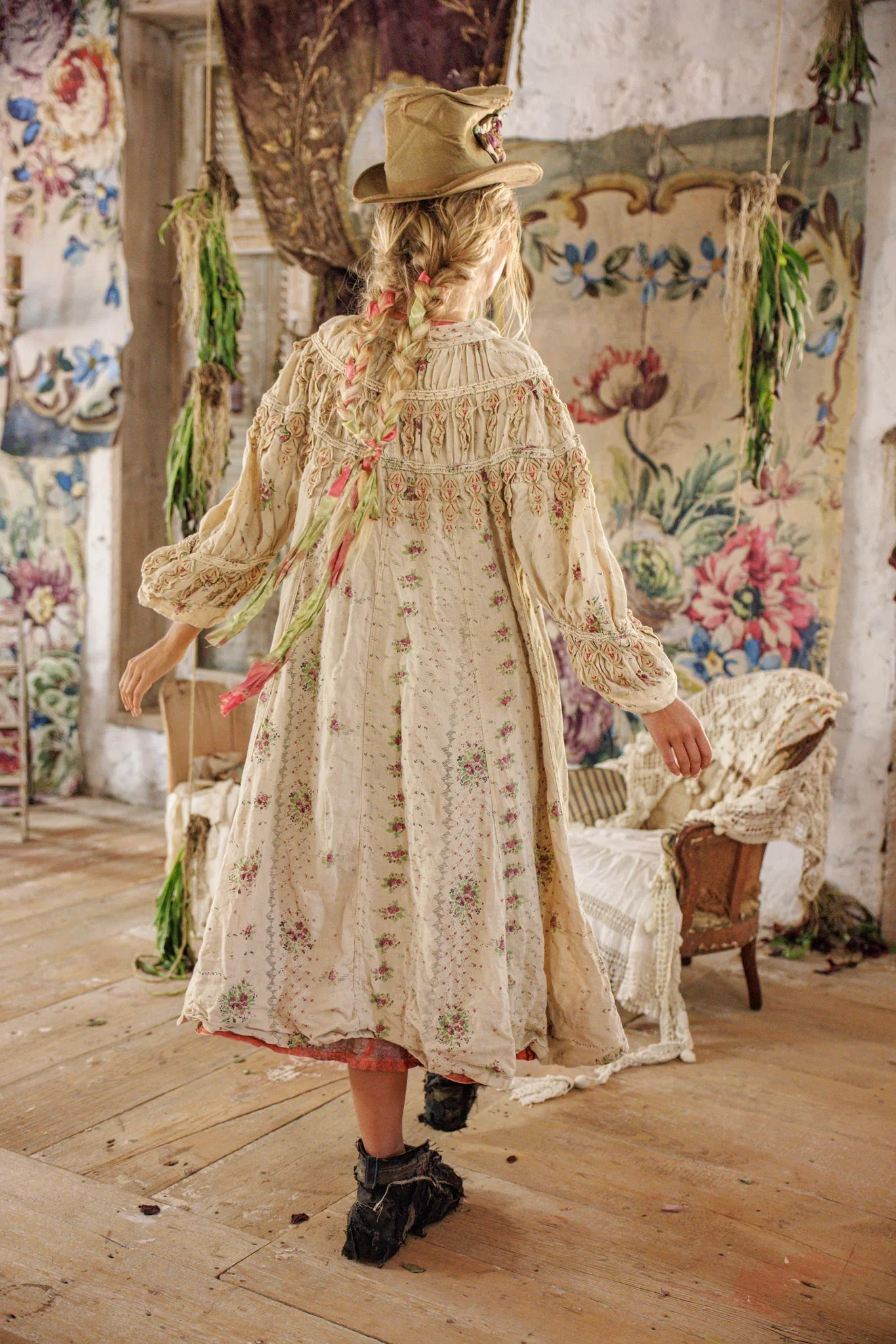 Linen Albertine Opera Coat - Image 10