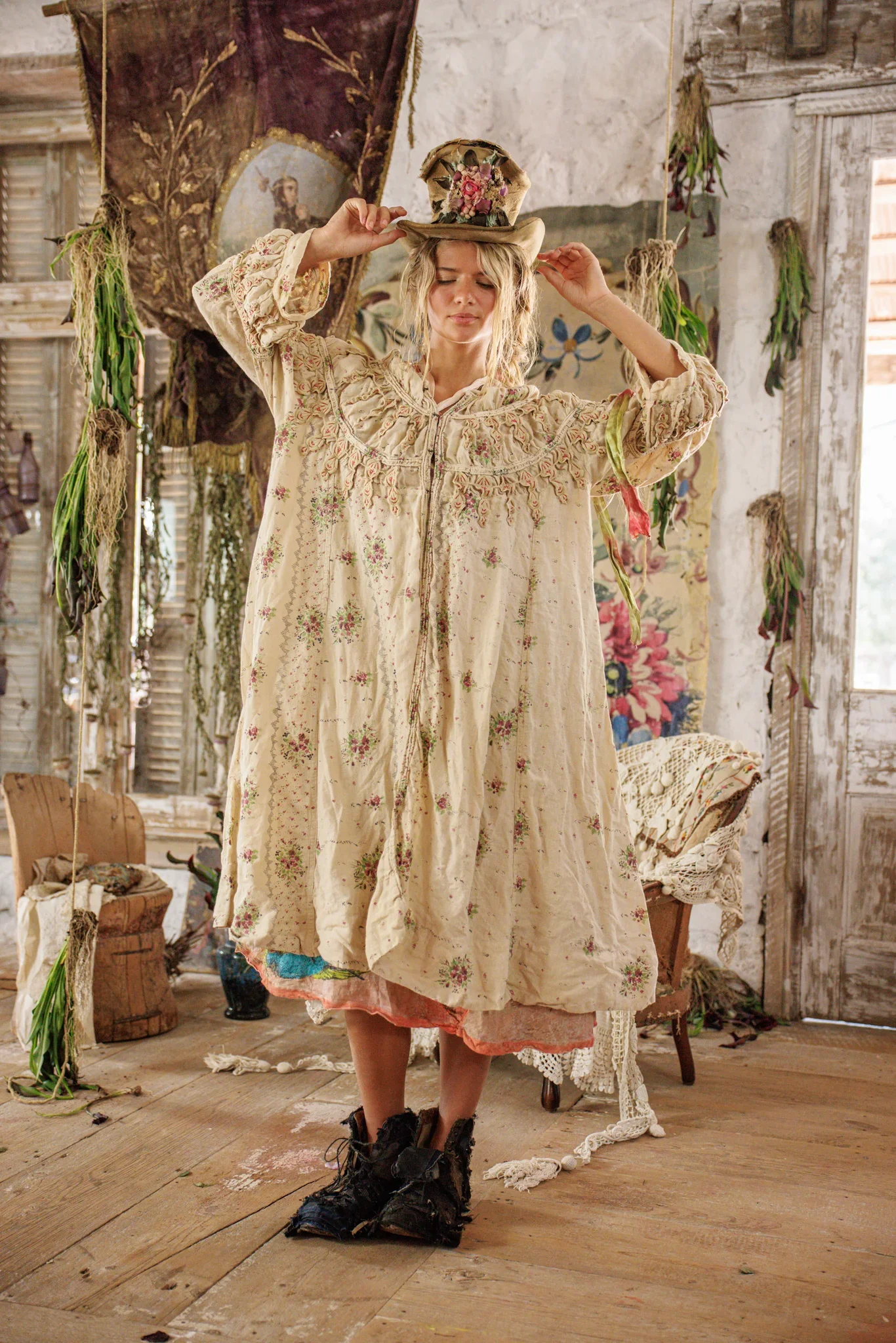 Linen Albertine Opera Coat - Image 3