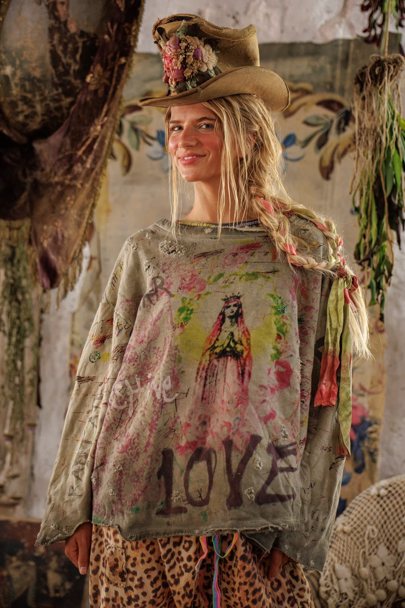 Stella Marais Radiate Love Hermosa Sweatshirt - Image 3