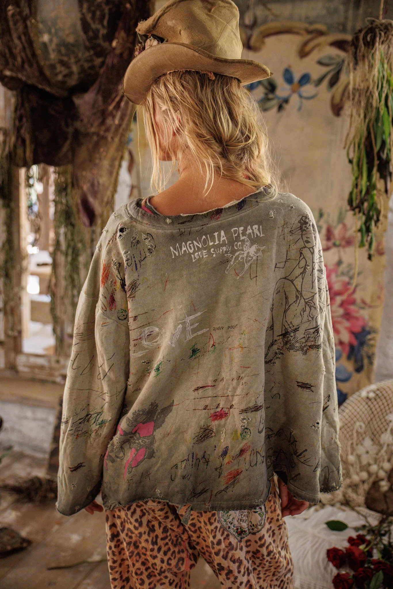 Stella Marais Radiate Love Hermosa Sweatshirt - Image 8