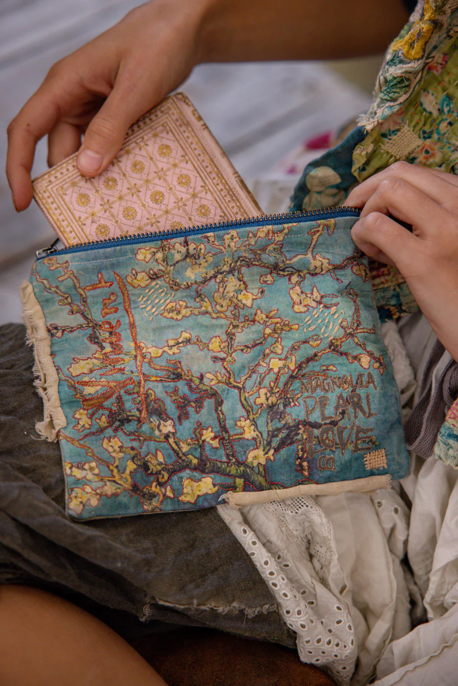 Vincent Bloom Coin Pouch
